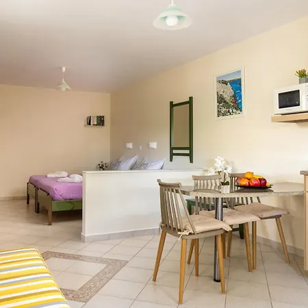 Armonia Apartment *